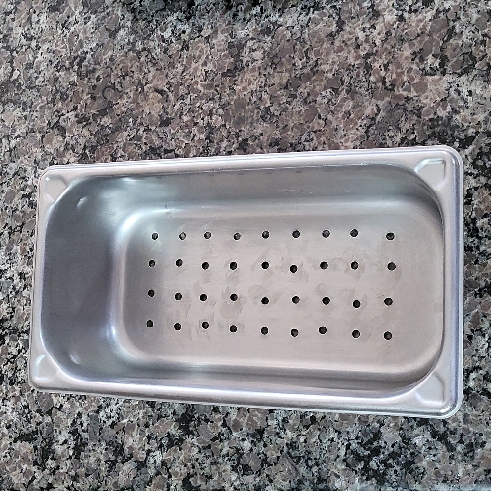 Vollrath S/S NSF 3034-2 super pan II perforated pan 12.5x 7X3.75" 33.4 oz V39
